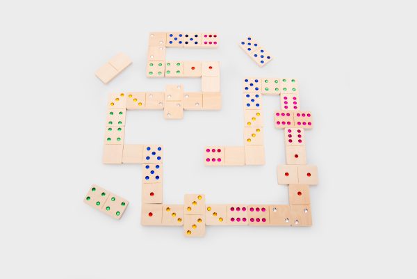 Domino cu Cristale Colorate